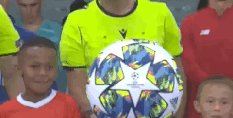 每体：巴萨上周六和莱万经纪人进行了会谈，后者希望再留一年（每体：巴萨周六与莱万经纪人会谈，对方希望其再留队一年）