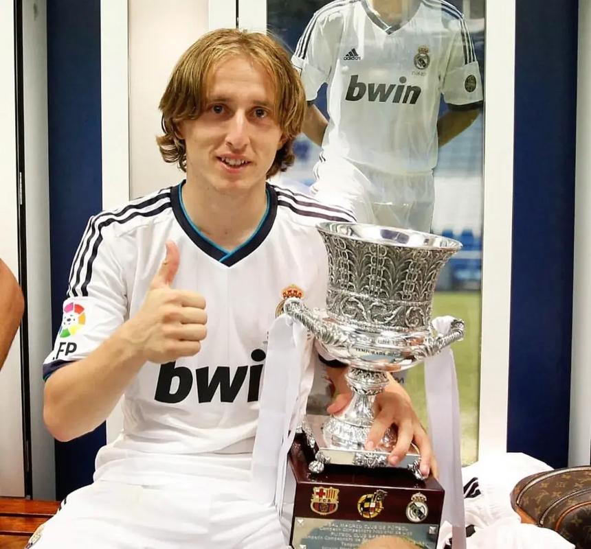 2025中乙官方最佳球员候选：彭啸、费尔南多领衔